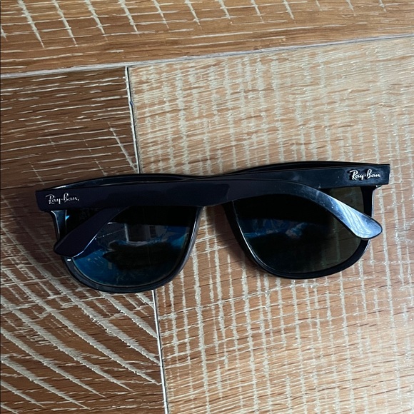 Ray-Ban Classic Black Sunglasses - Picture 4 of 6